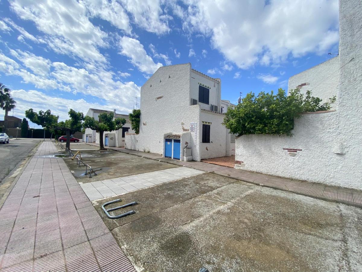 Puerto Real Villa Roses